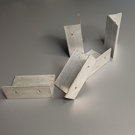 EQUERRE ARRET PLAQUE